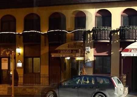 Fonix Panzio Otel Pápa Dış mekan fotoğraf