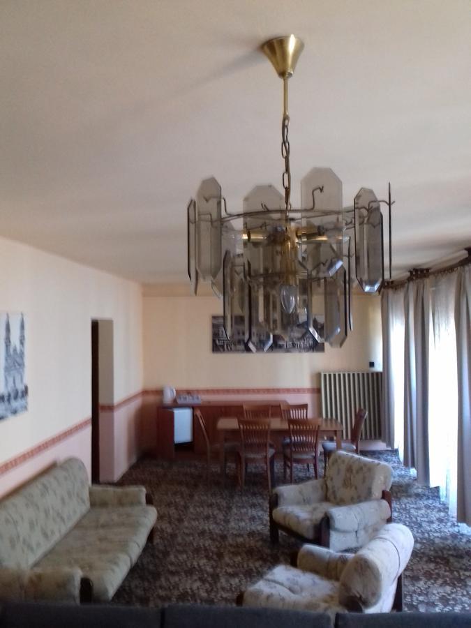 Fonix Panzio Otel Pápa Dış mekan fotoğraf